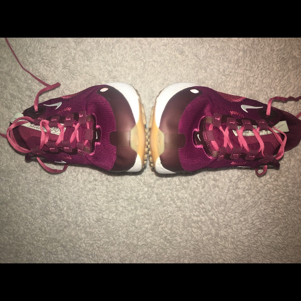 Nike - Picture 9 of 12